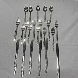 IS American Stainless USA Flatware FLAIR Forks Teaspoon Knives Lot of 22